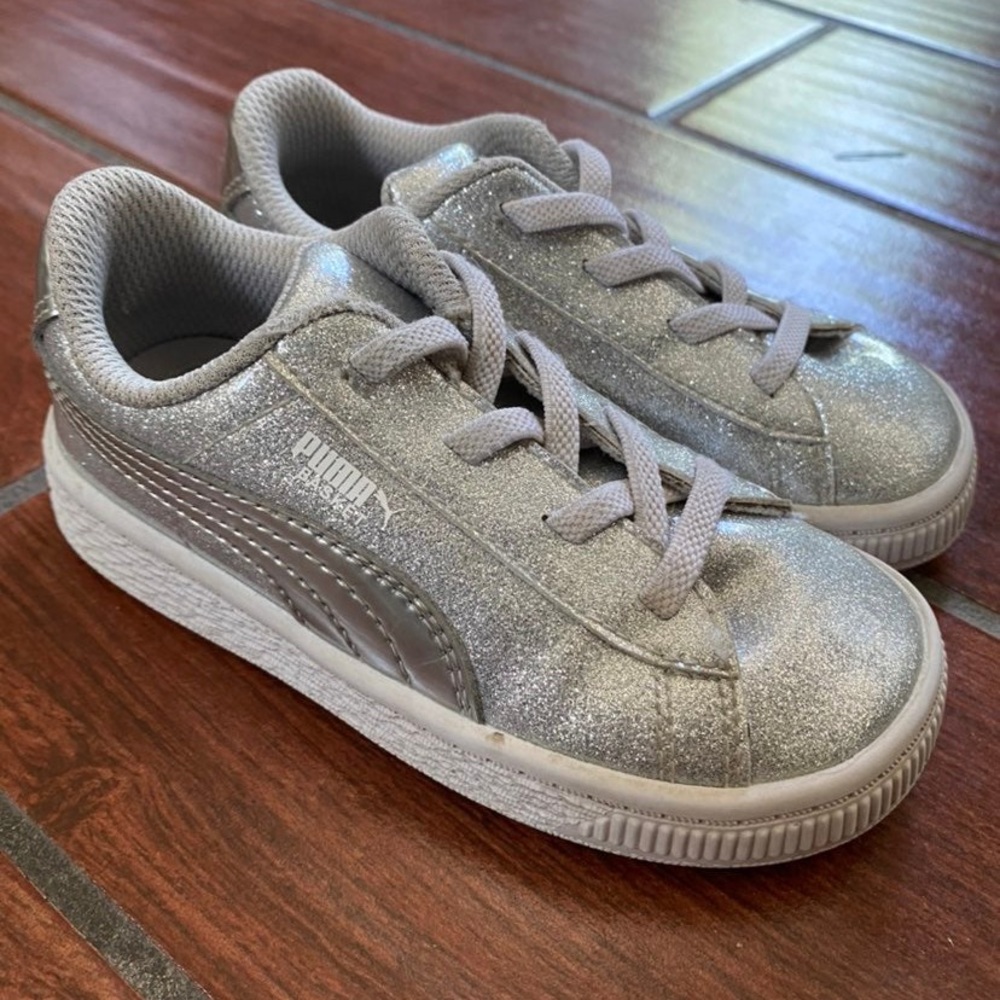 Puma shoes in Silver Glitter. Size 8.